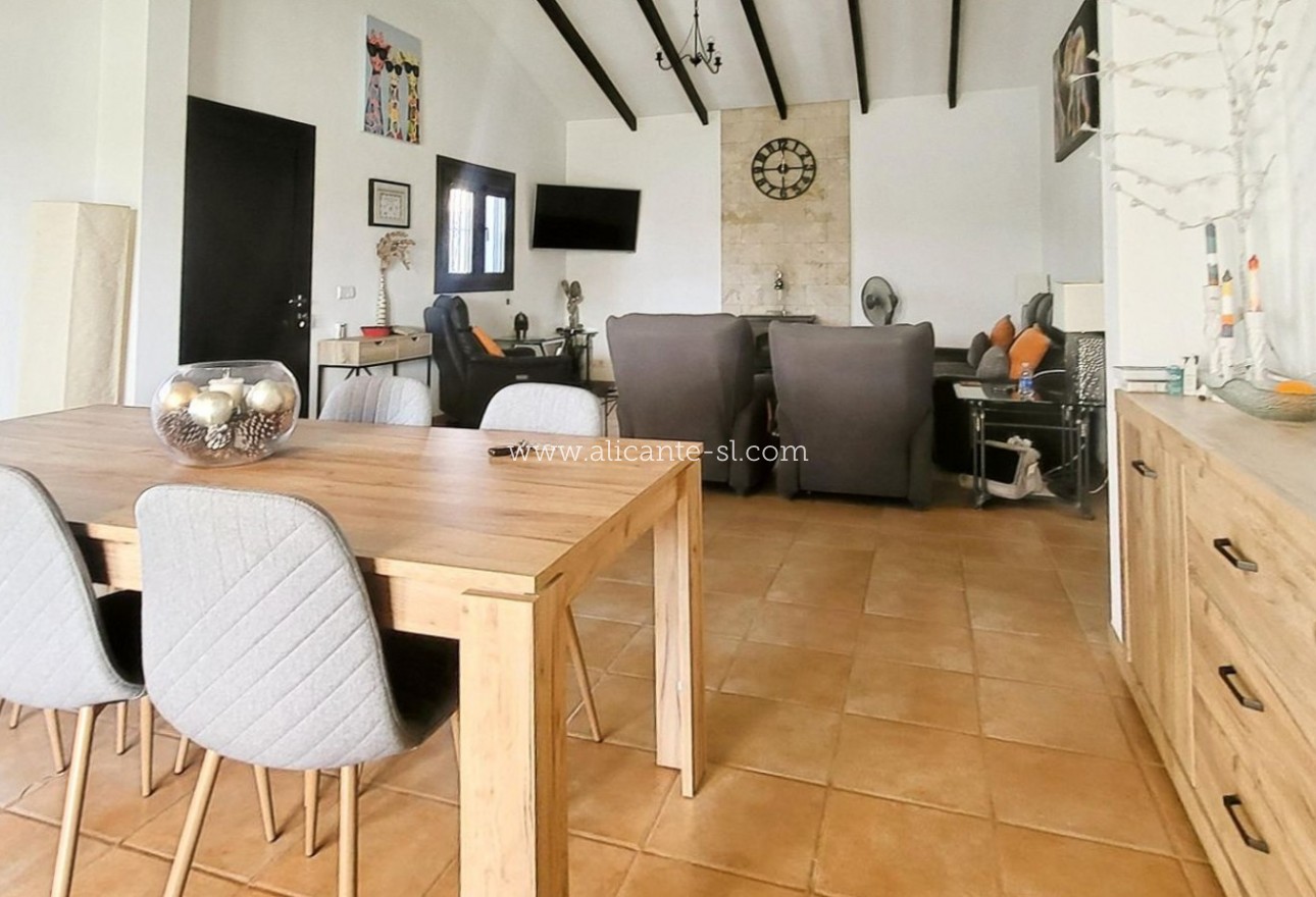 Sale - Villa  - Caudete