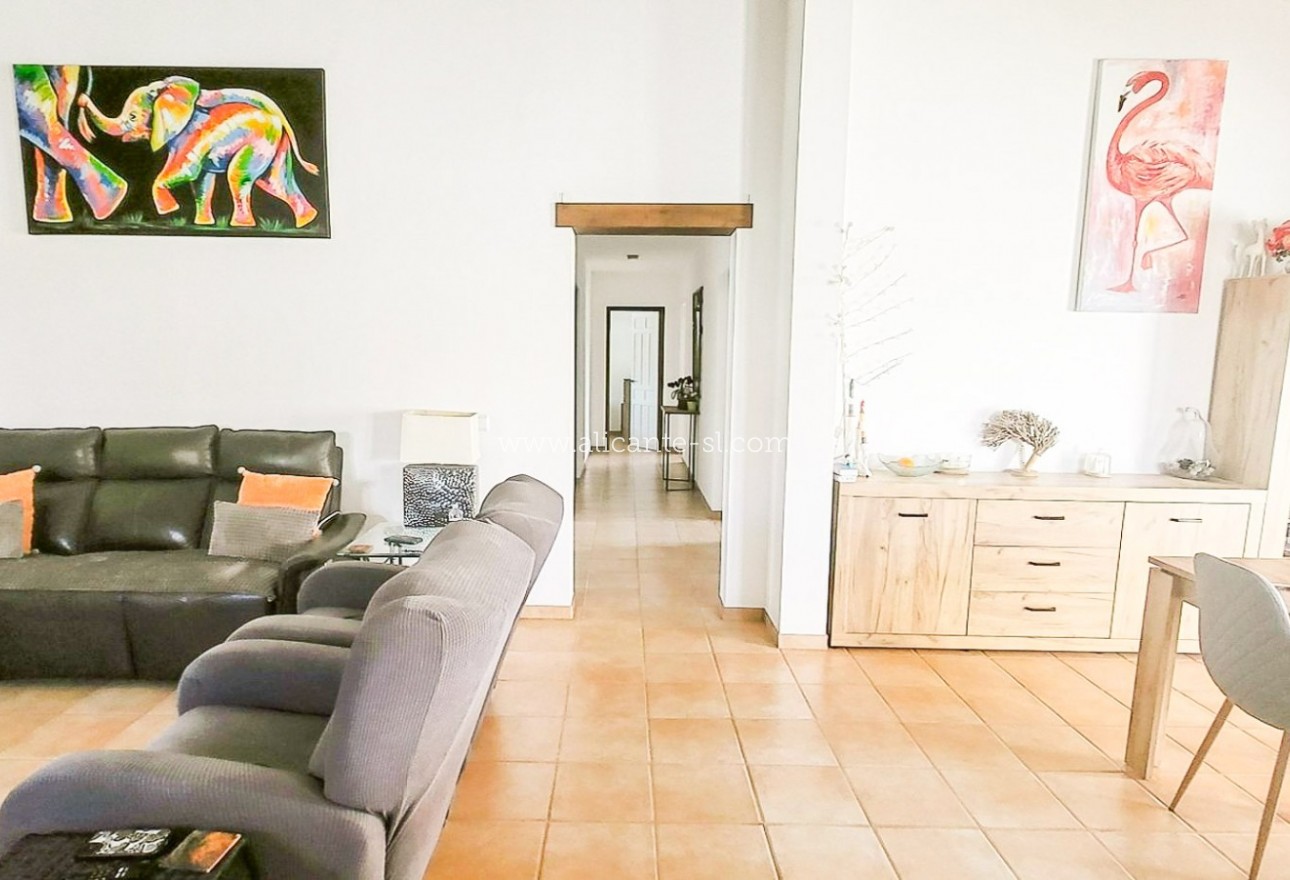 Sale - Villa  - Caudete