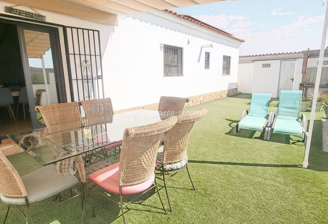 Sale - Villa  - Caudete