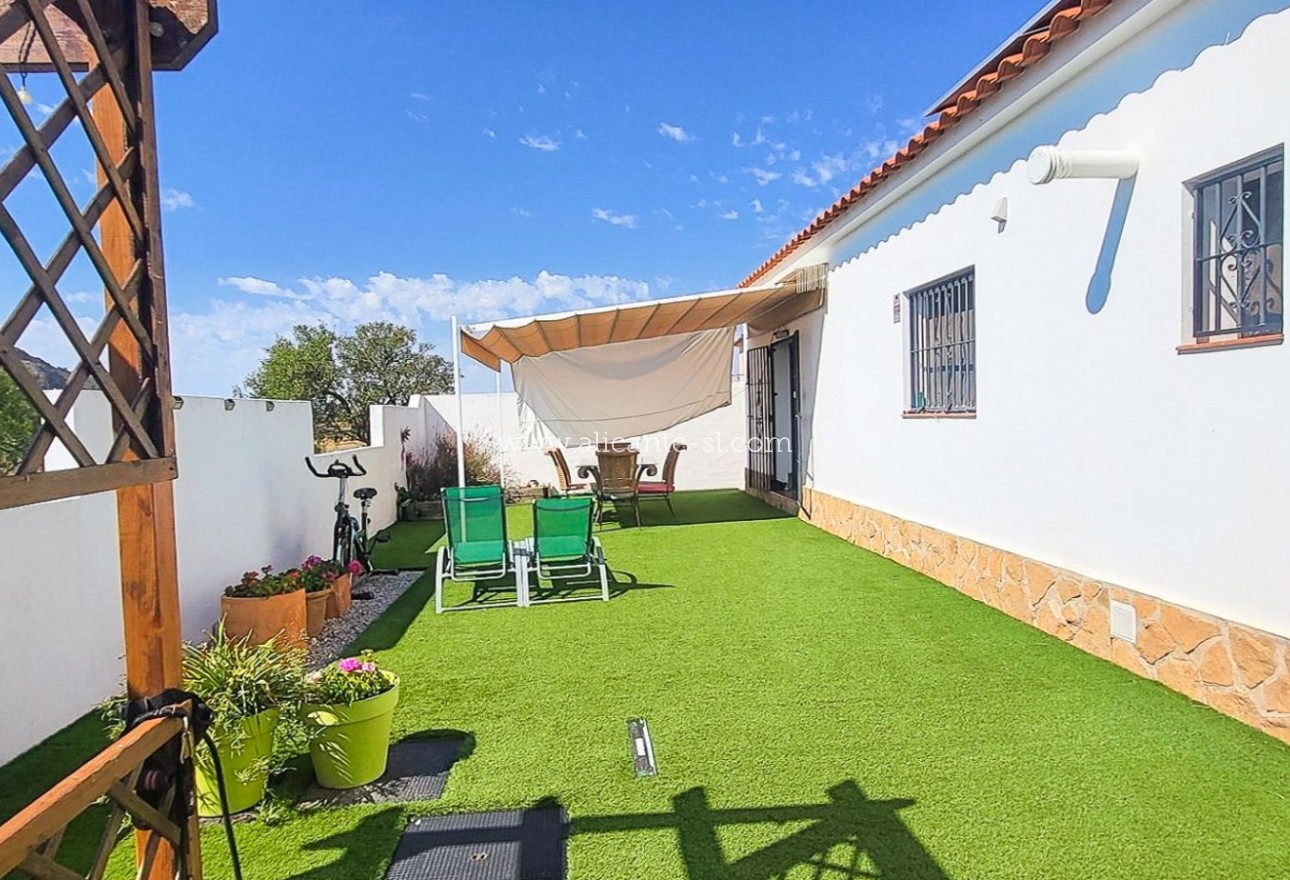 Sale - Villa  - Caudete