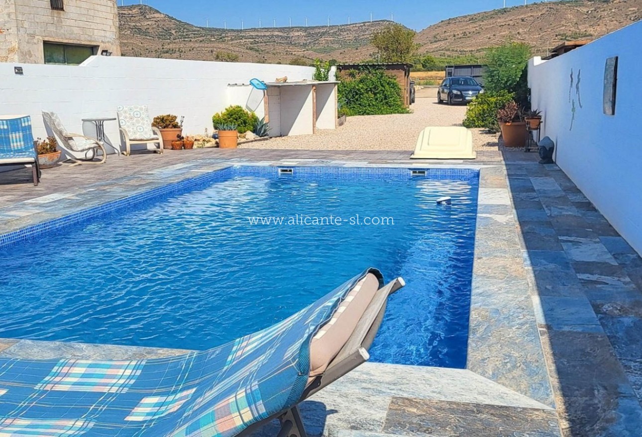 Sale - Villa  - Caudete
