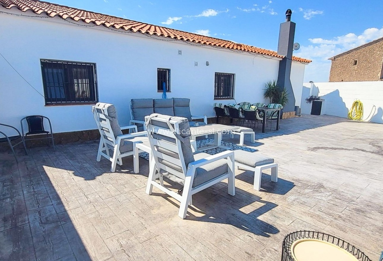Sale - Villa  - Caudete
