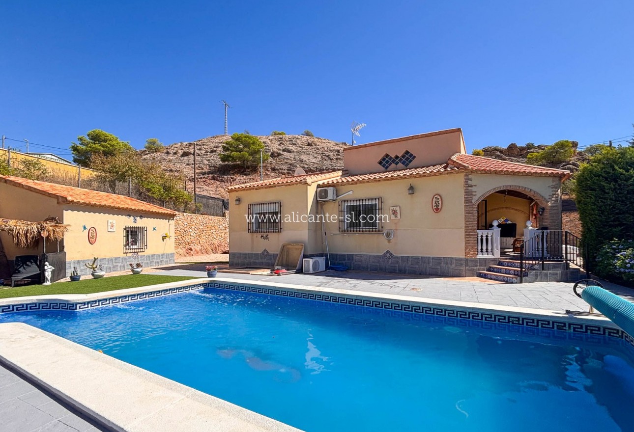Sale - Villa  - Fortuna