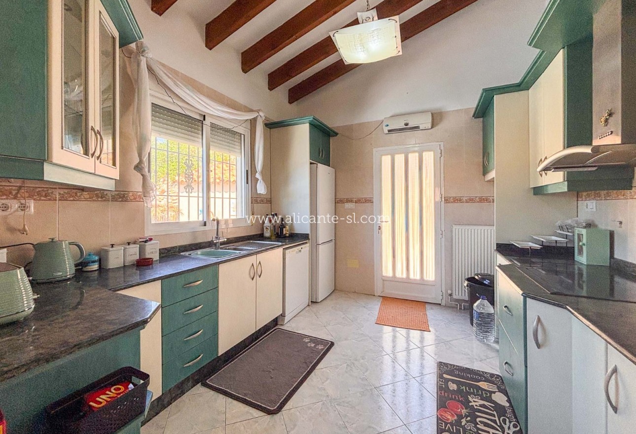 Sale - Villa  - Fortuna