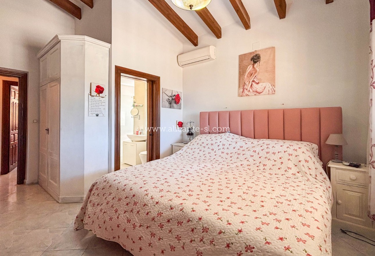 Sale - Villa  - Fortuna