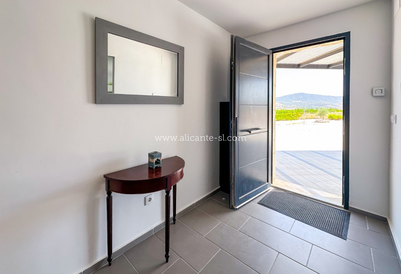 Sale - Villa  - Hondón de las Nieves