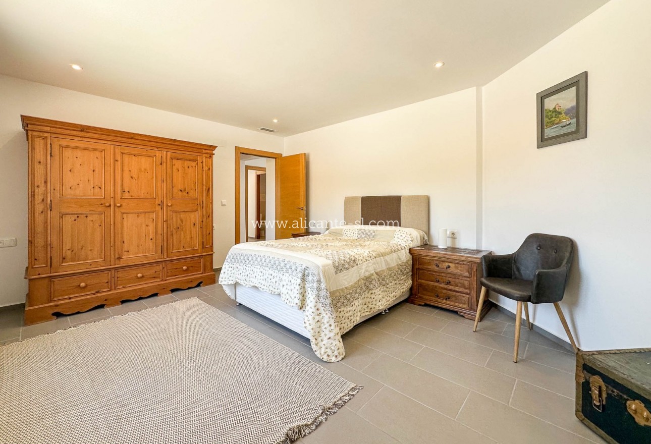 Sale - Villa  - Hondón de las Nieves