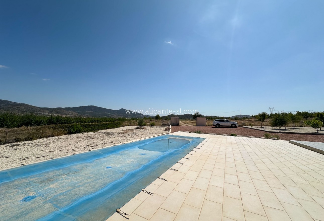 Sale - Villa  - Hondón de las Nieves