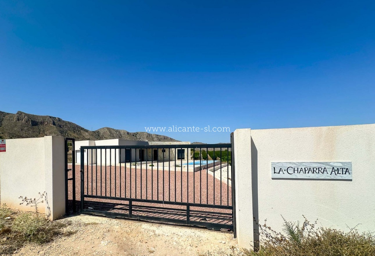 Sale - Villa  - Hondón de las Nieves