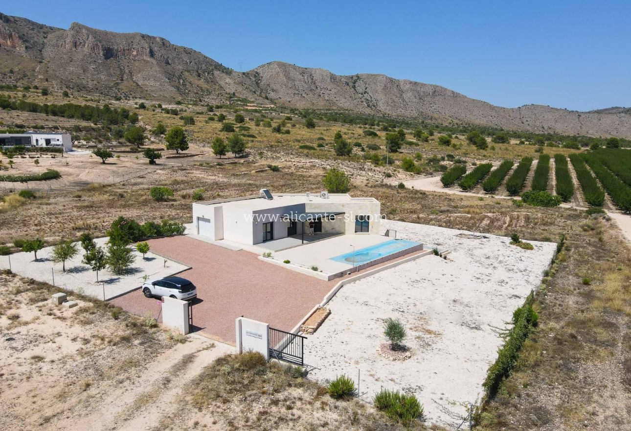 Sale - Villa  - Hondón de las Nieves