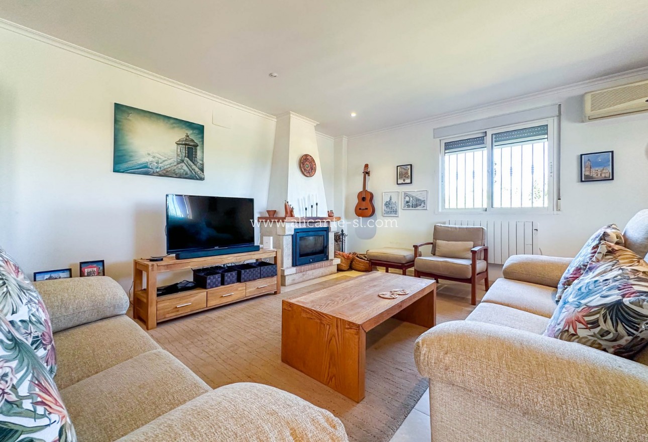 Sale - Villa  - Hondón de las Nieves