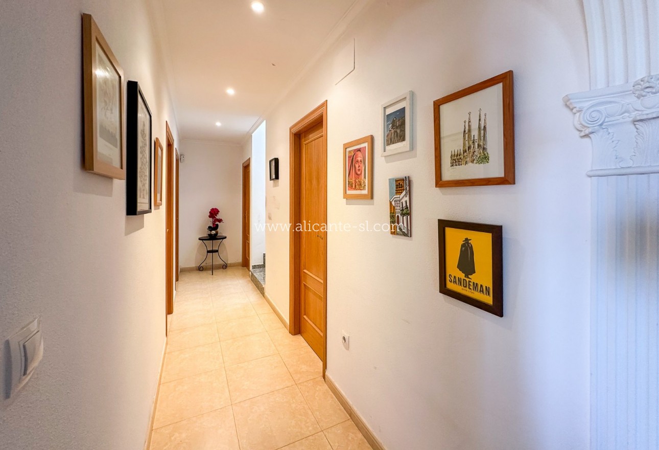 Sale - Villa  - Hondón de las Nieves