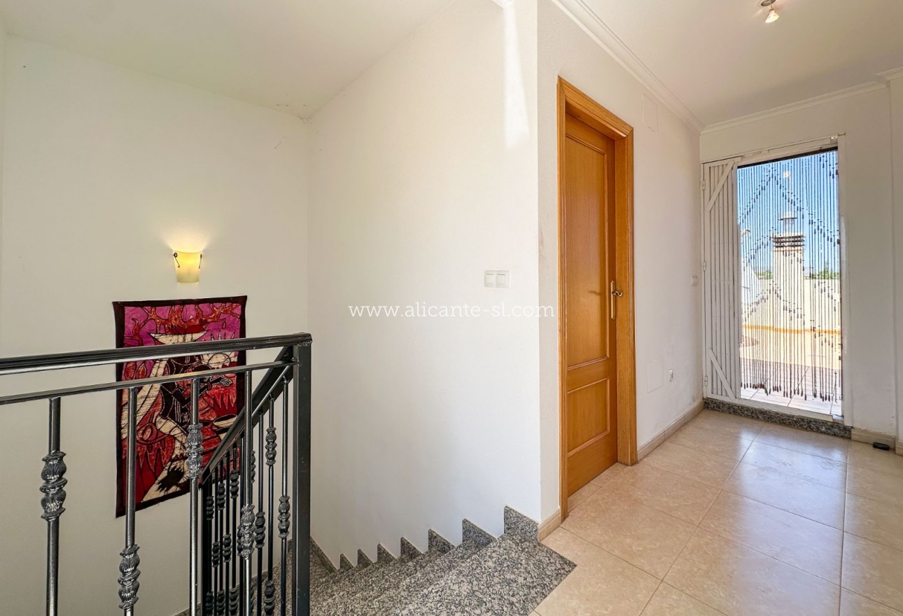 Sale - Villa  - Hondón de las Nieves