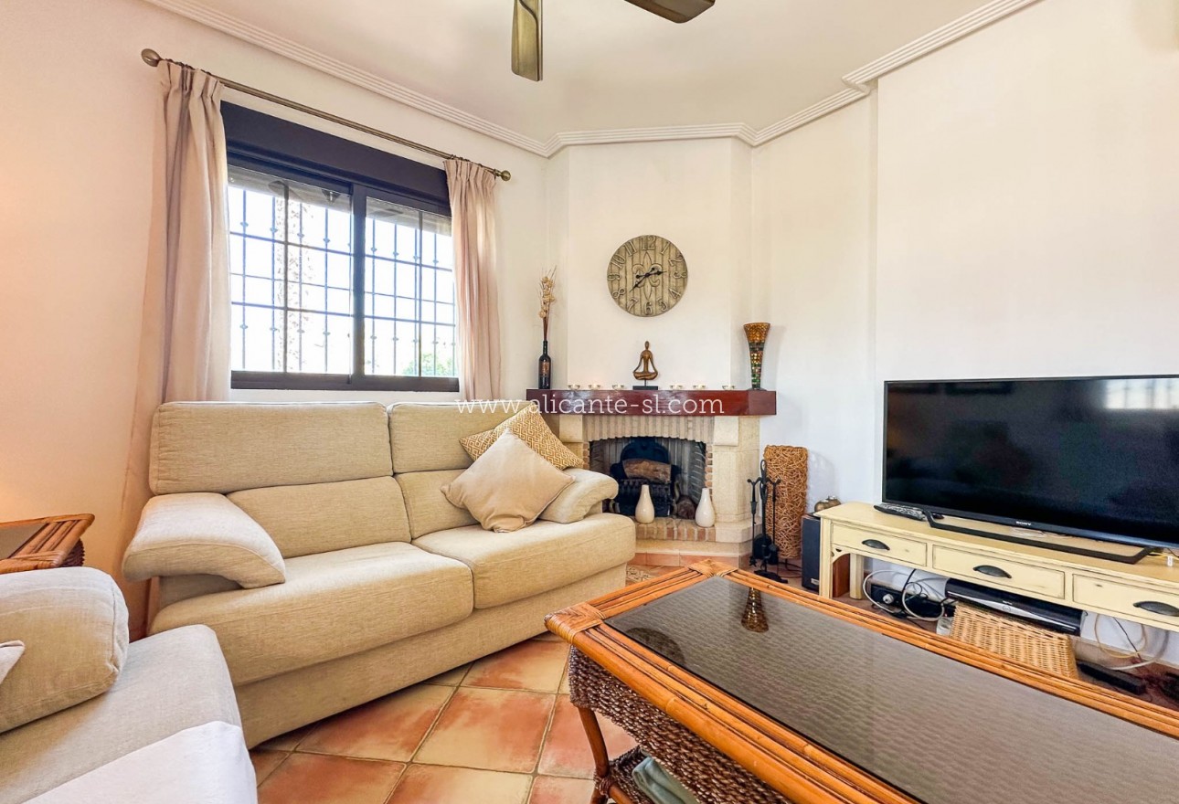 Sale - Villa  - Hondón de las Nieves