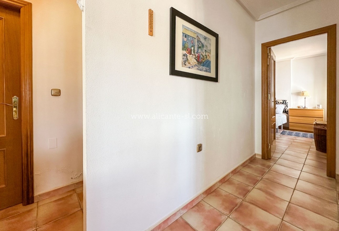 Sale - Villa  - Hondón de las Nieves