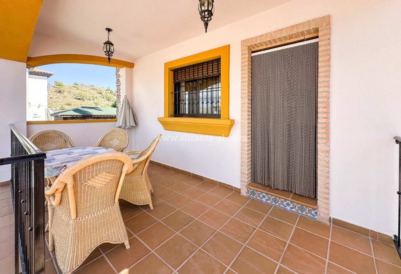 Sale - Villa  - Hondón de las Nieves