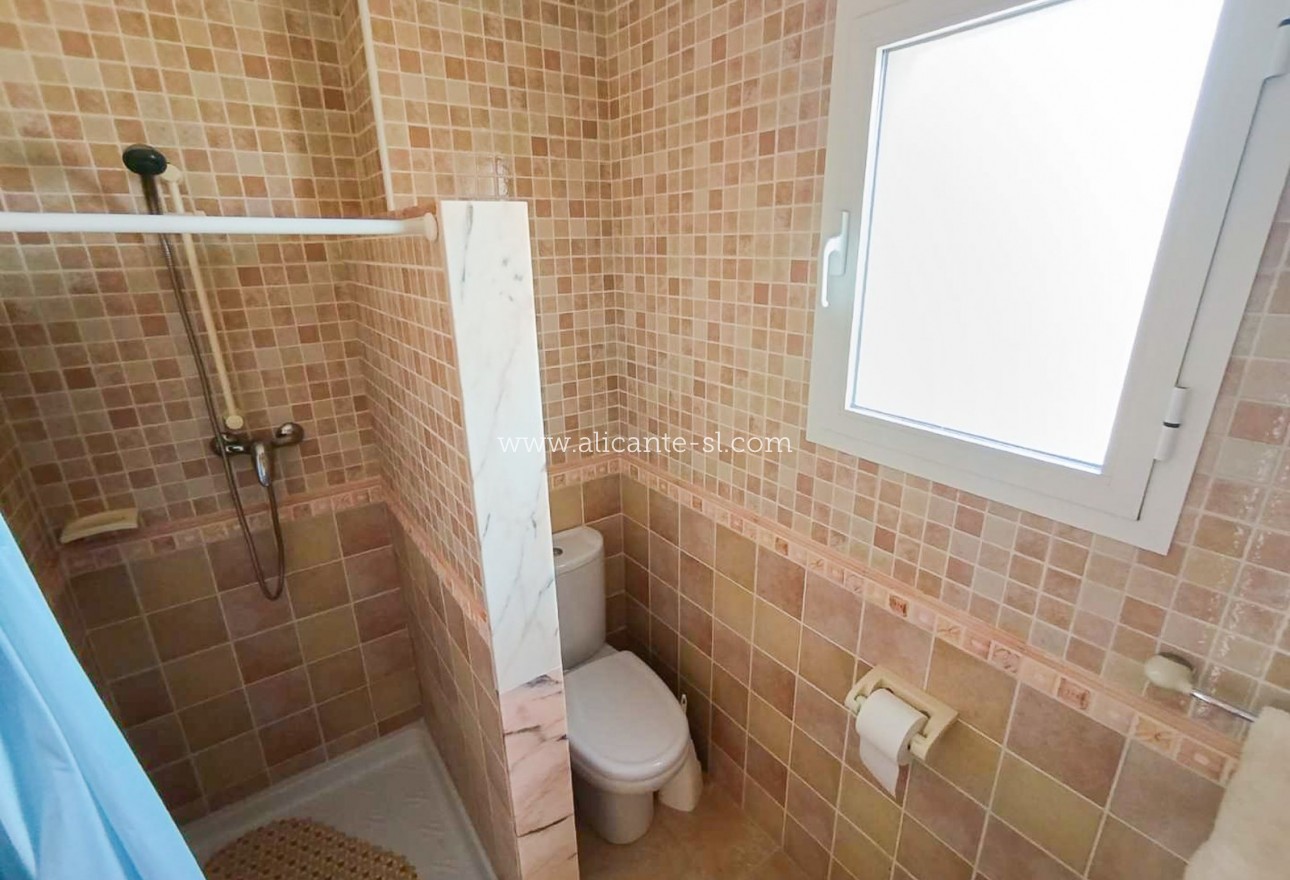 Sale - Villa  - Hondón de las Nieves