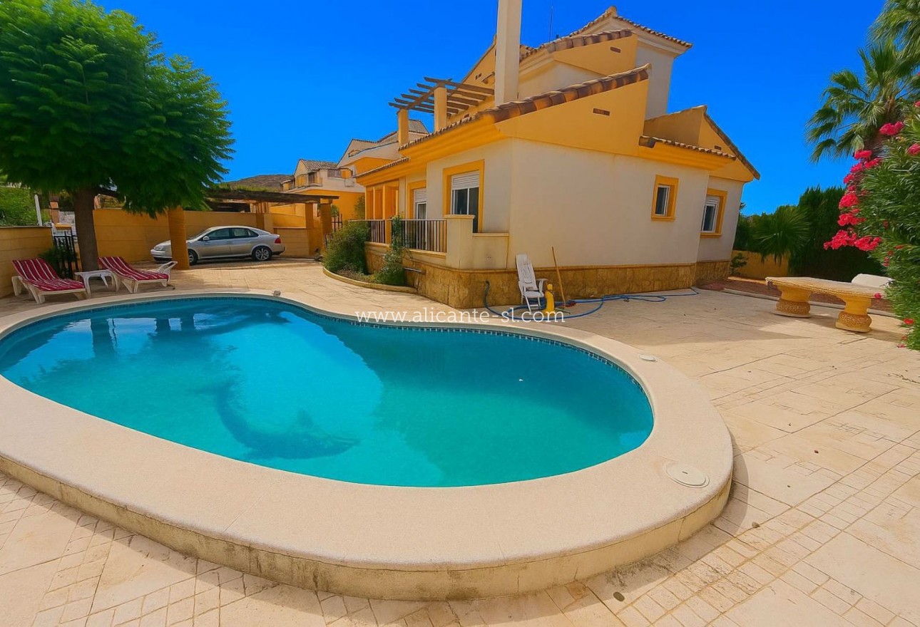 Sale - Villa  - Hondón de las Nieves