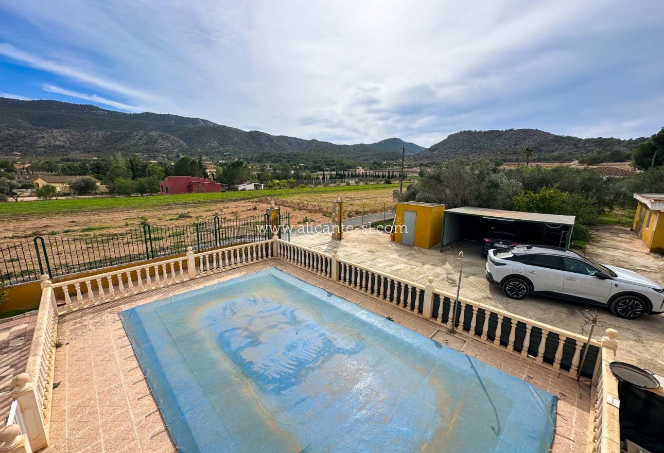 Sale - Villa  - Hondón de las Nieves