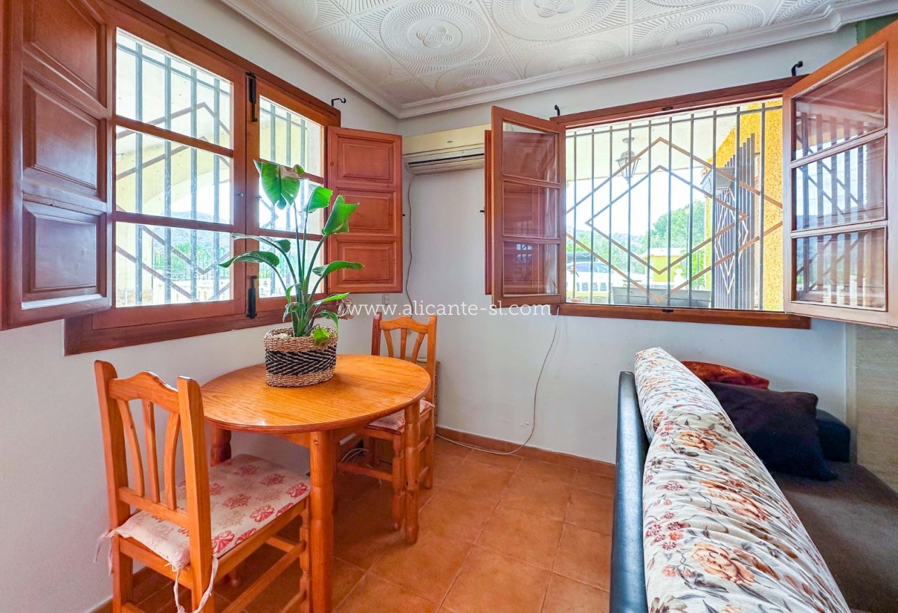 Sale - Villa  - Hondón de las Nieves