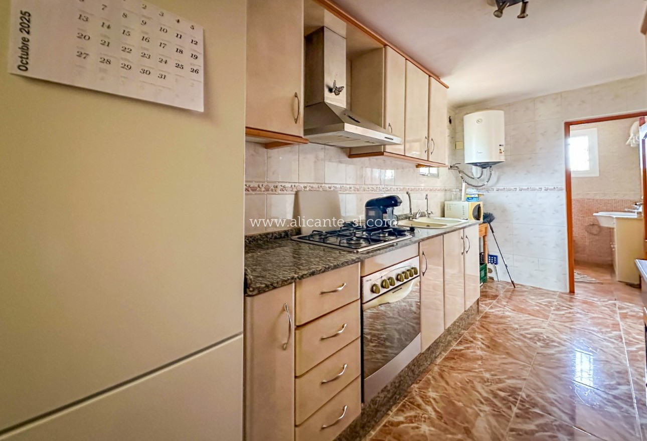 Sale - Villa  - Hondón de las Nieves