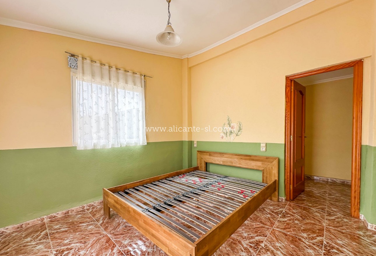 Sale - Villa  - Hondón de las Nieves