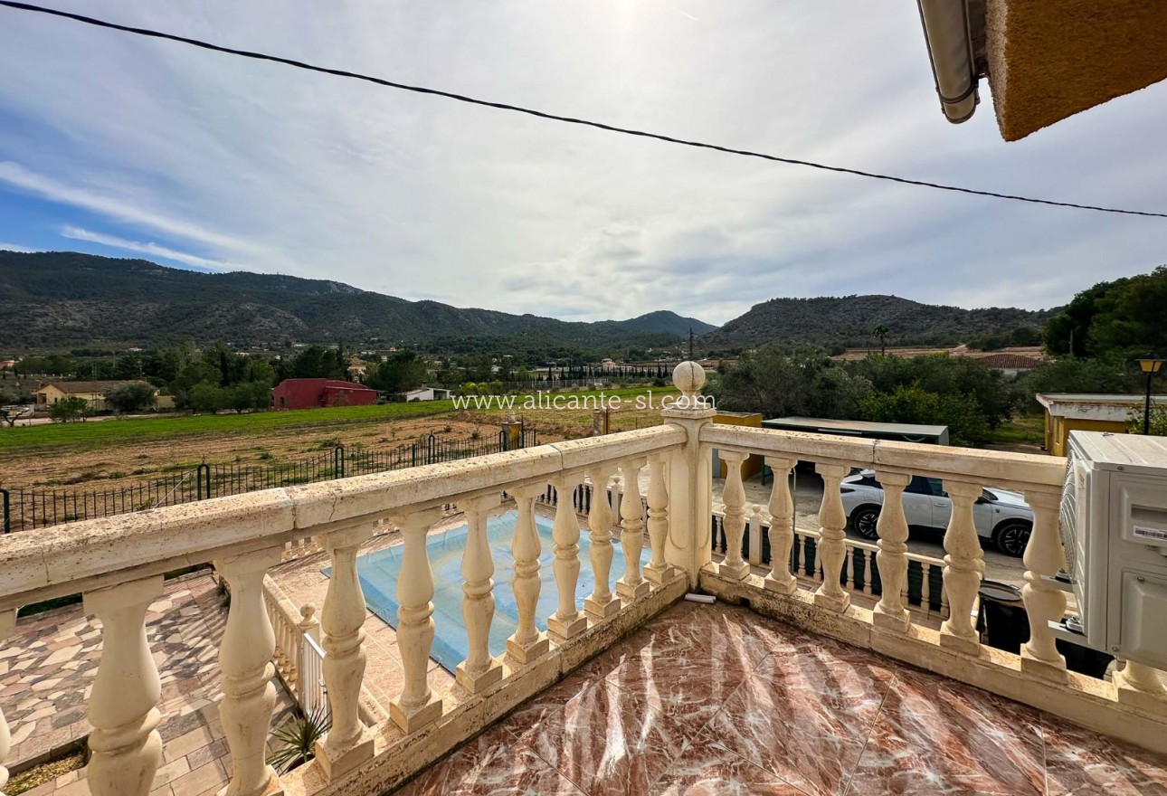 Sale - Villa  - Hondón de las Nieves