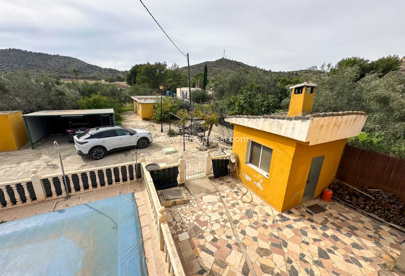 Sale - Villa  - Hondón de las Nieves