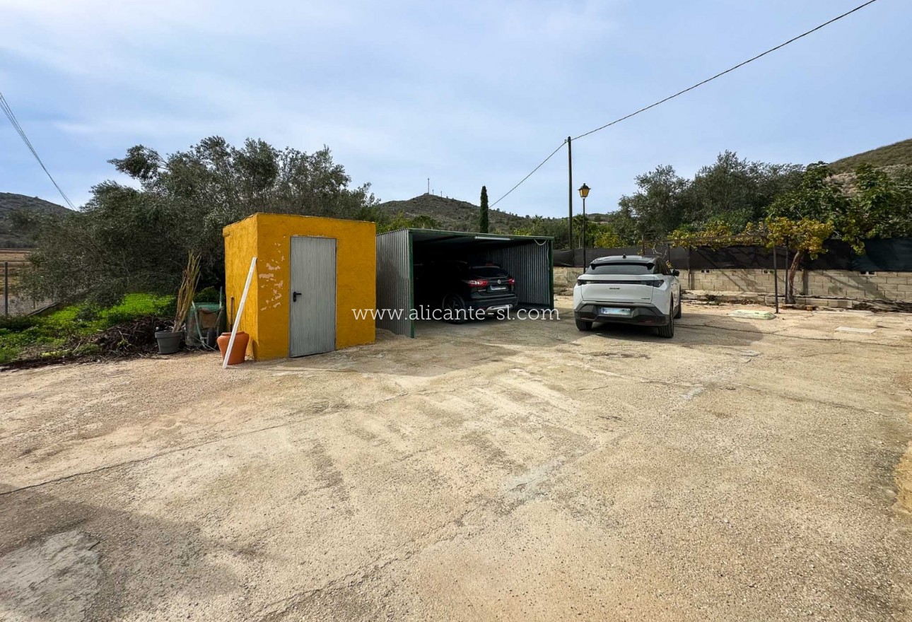 Sale - Villa  - Hondón de las Nieves