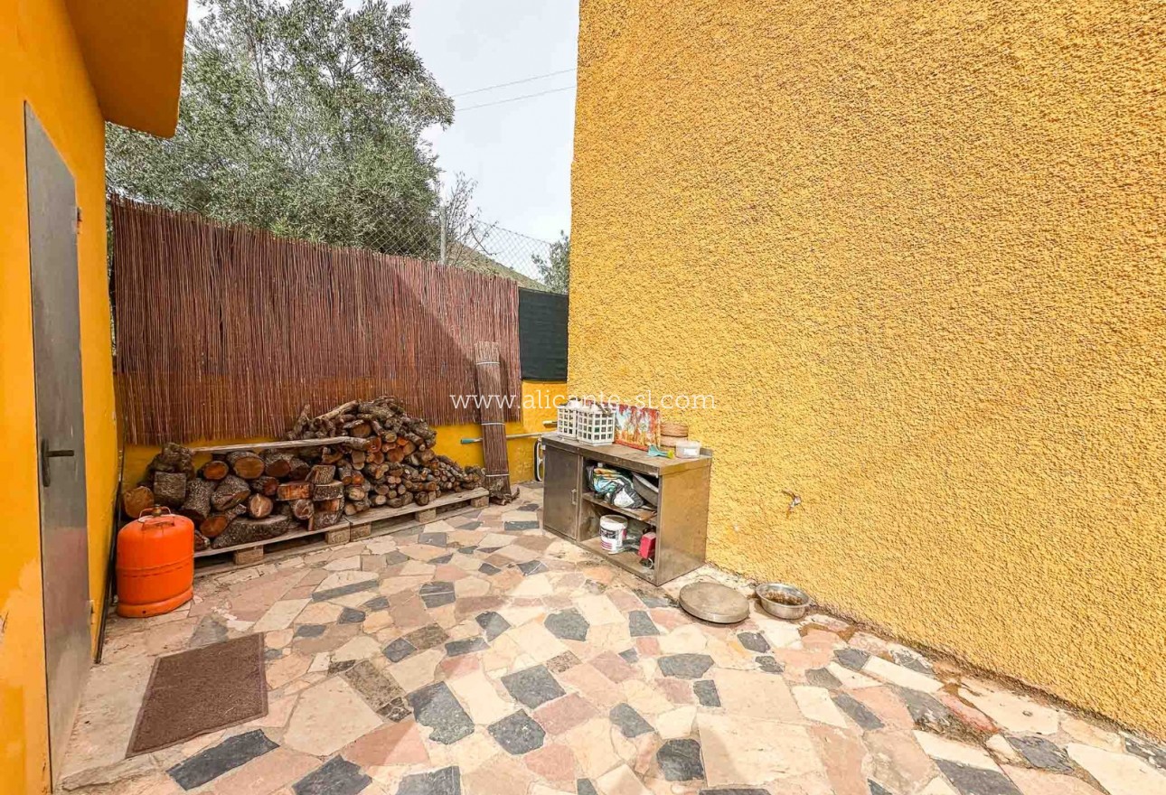 Sale - Villa  - Hondón de las Nieves