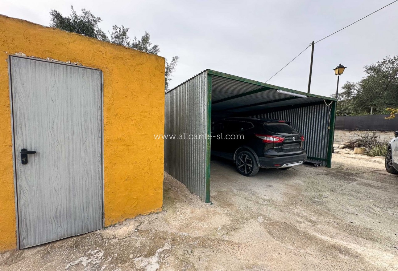 Sale - Villa  - Hondón de las Nieves