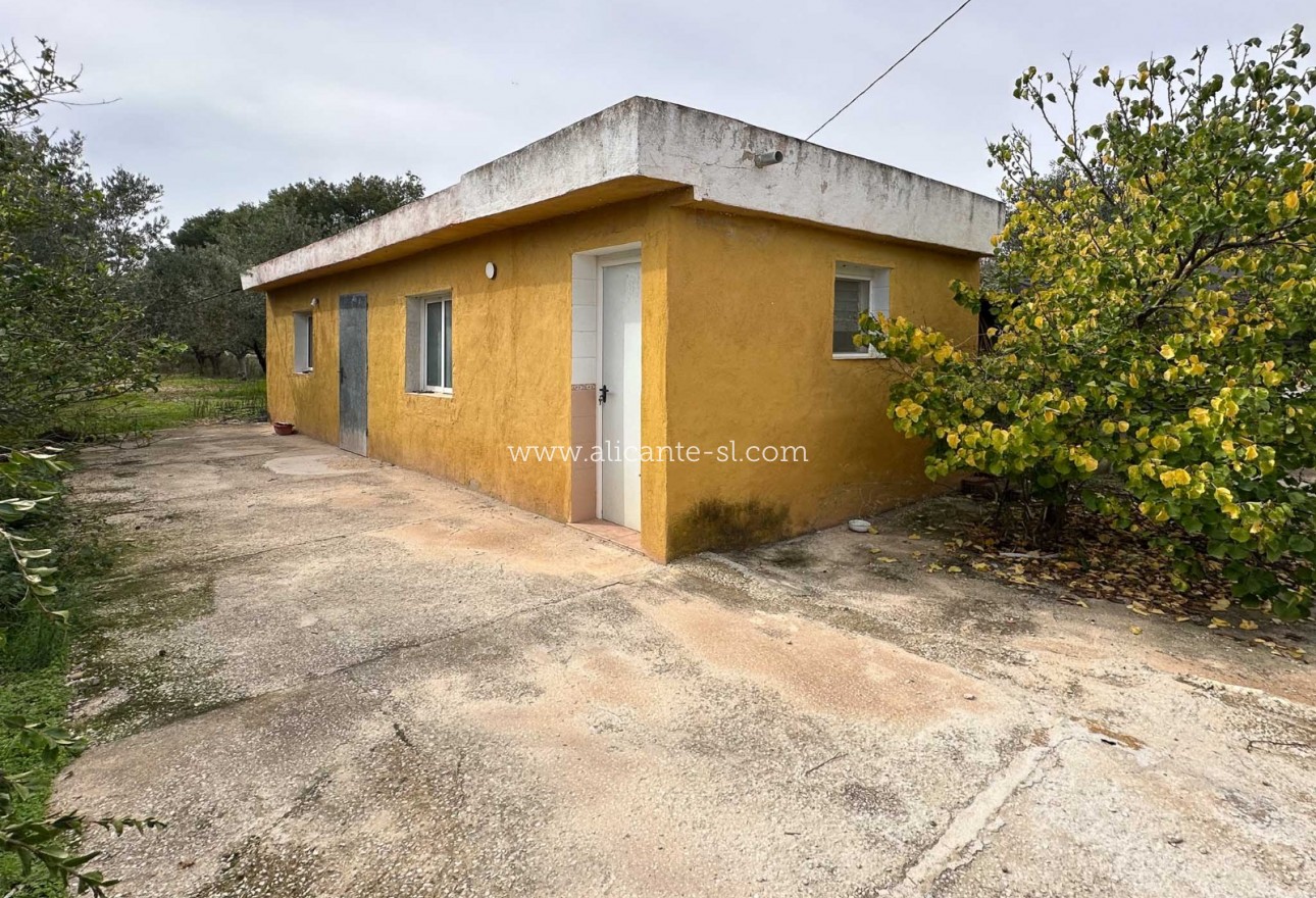 Sale - Villa  - Hondón de las Nieves