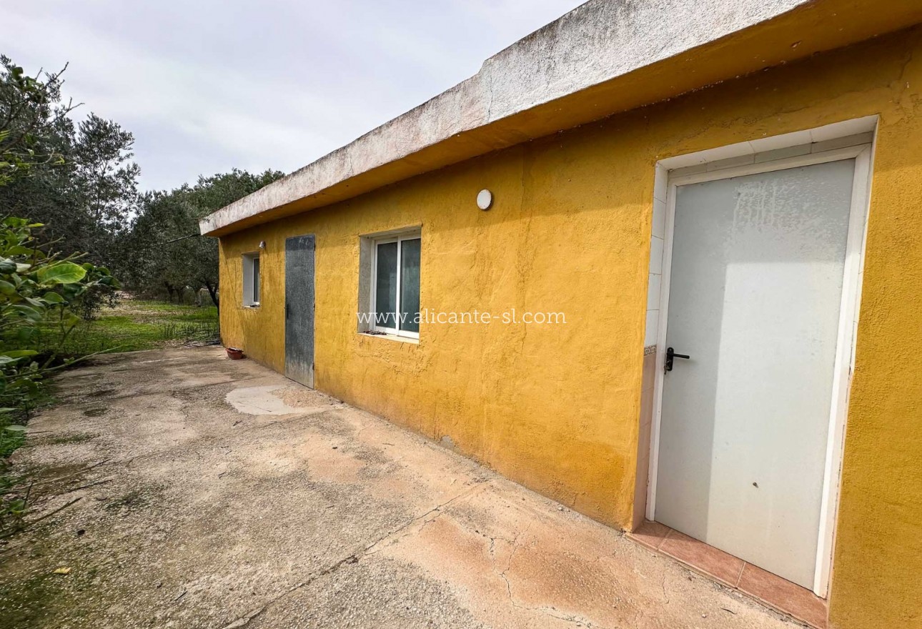 Sale - Villa  - Hondón de las Nieves