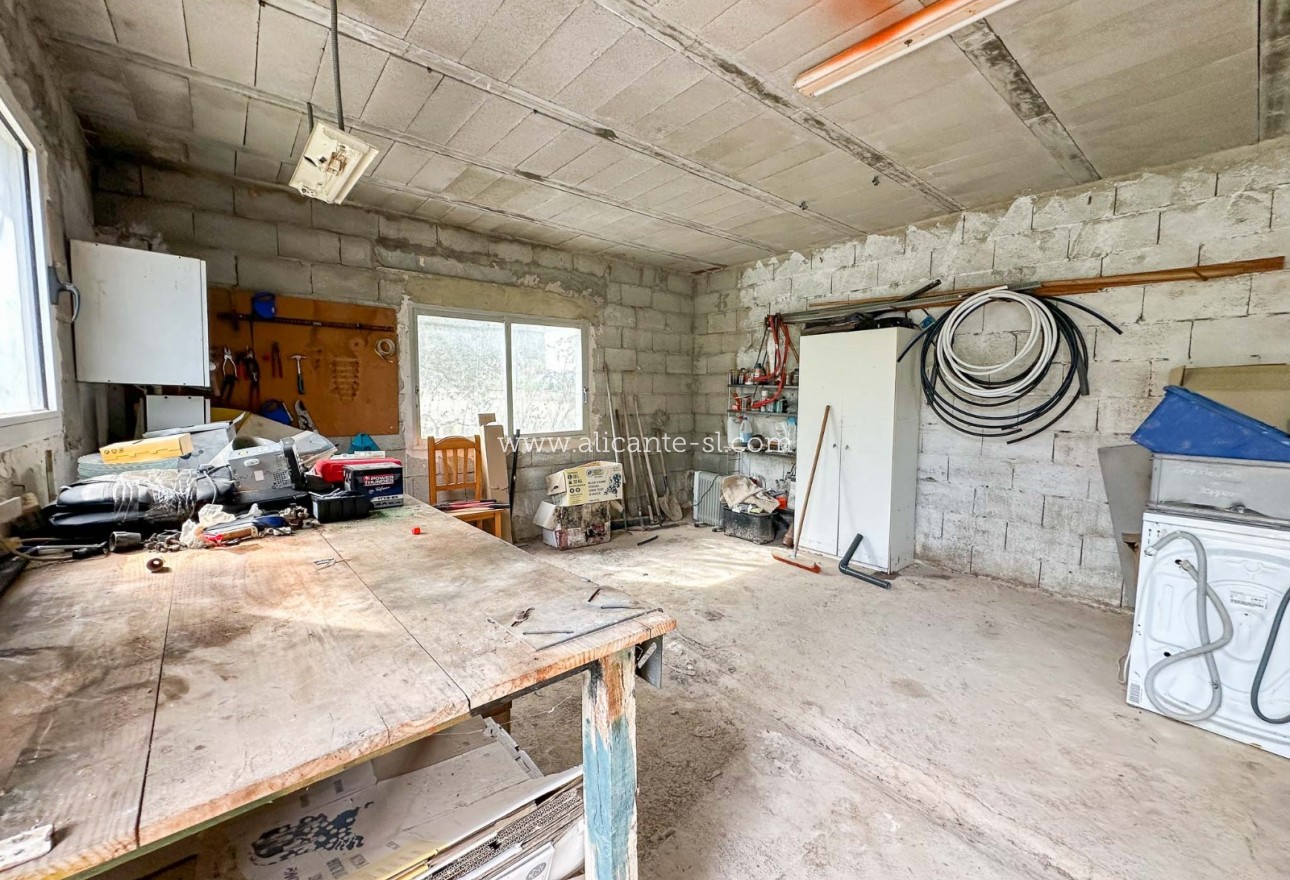 Sale - Villa  - Hondón de las Nieves