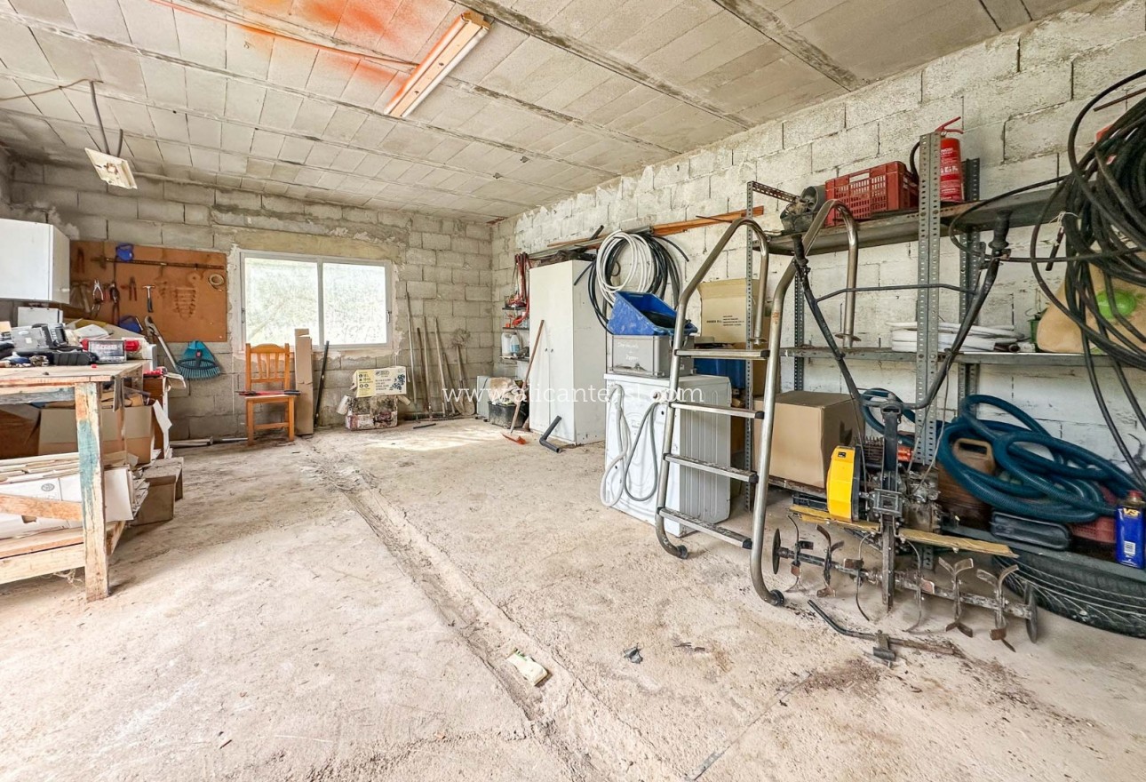 Sale - Villa  - Hondón de las Nieves