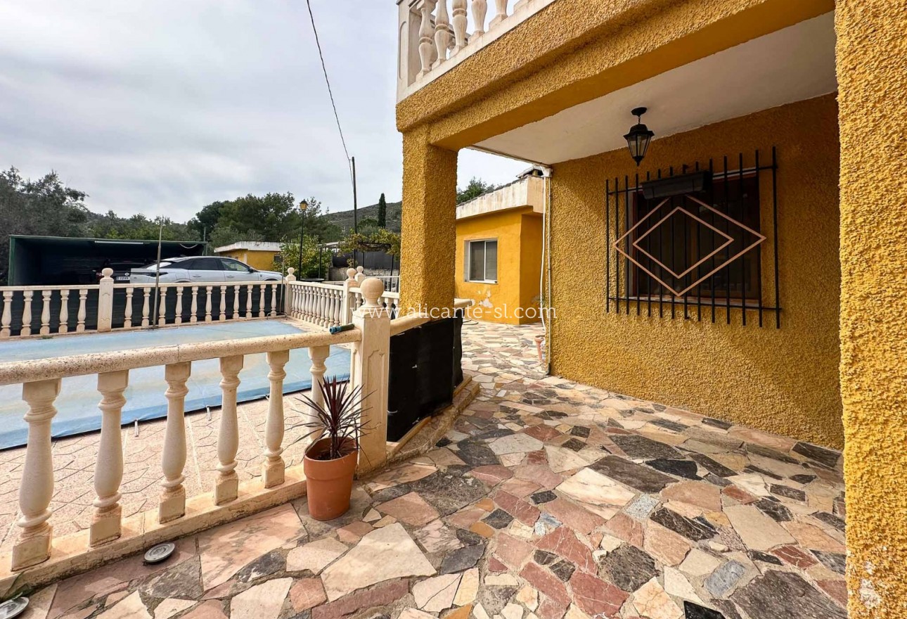 Sale - Villa  - Hondón de las Nieves