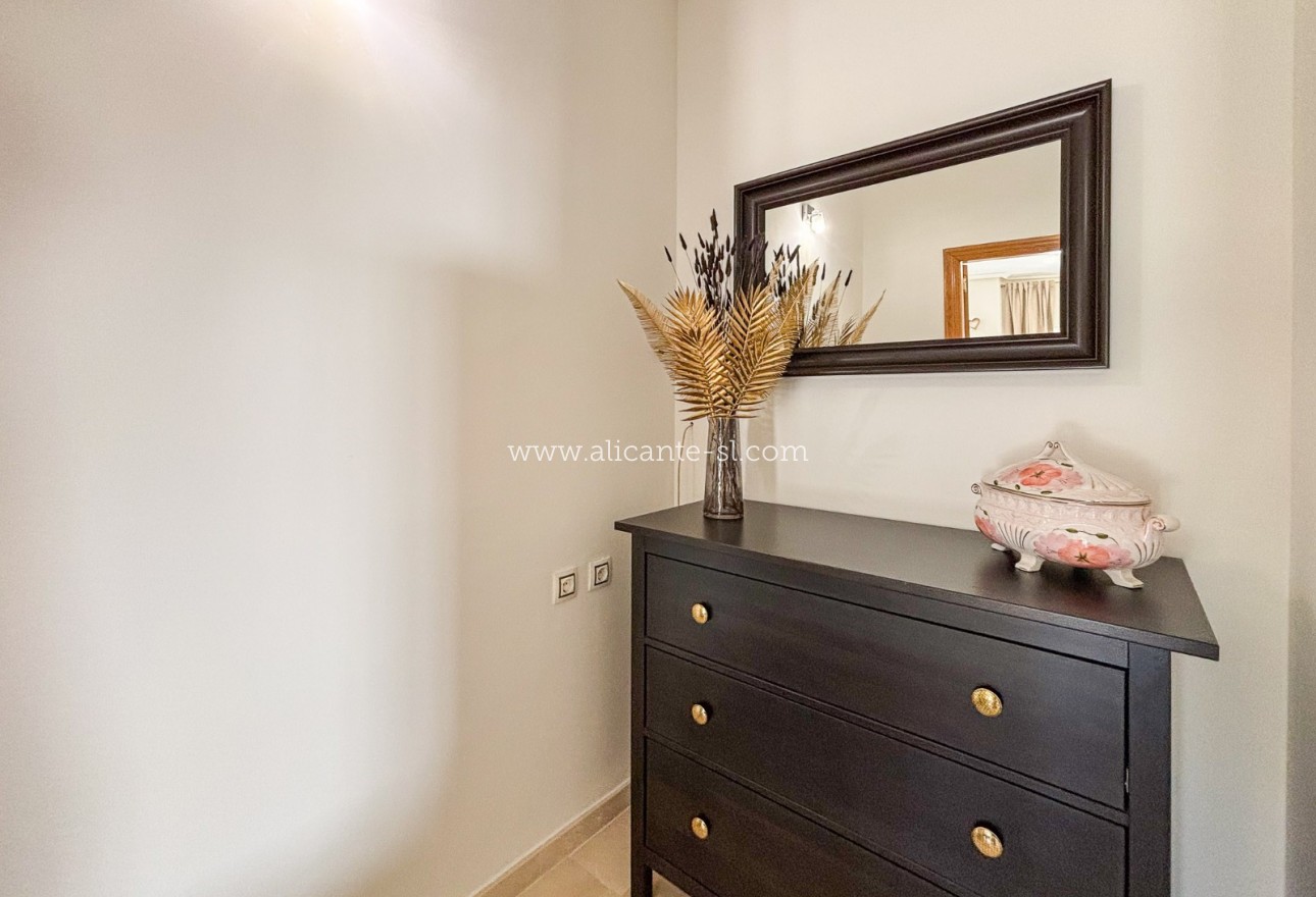 Sale - Villa  - Hondón de las Nieves