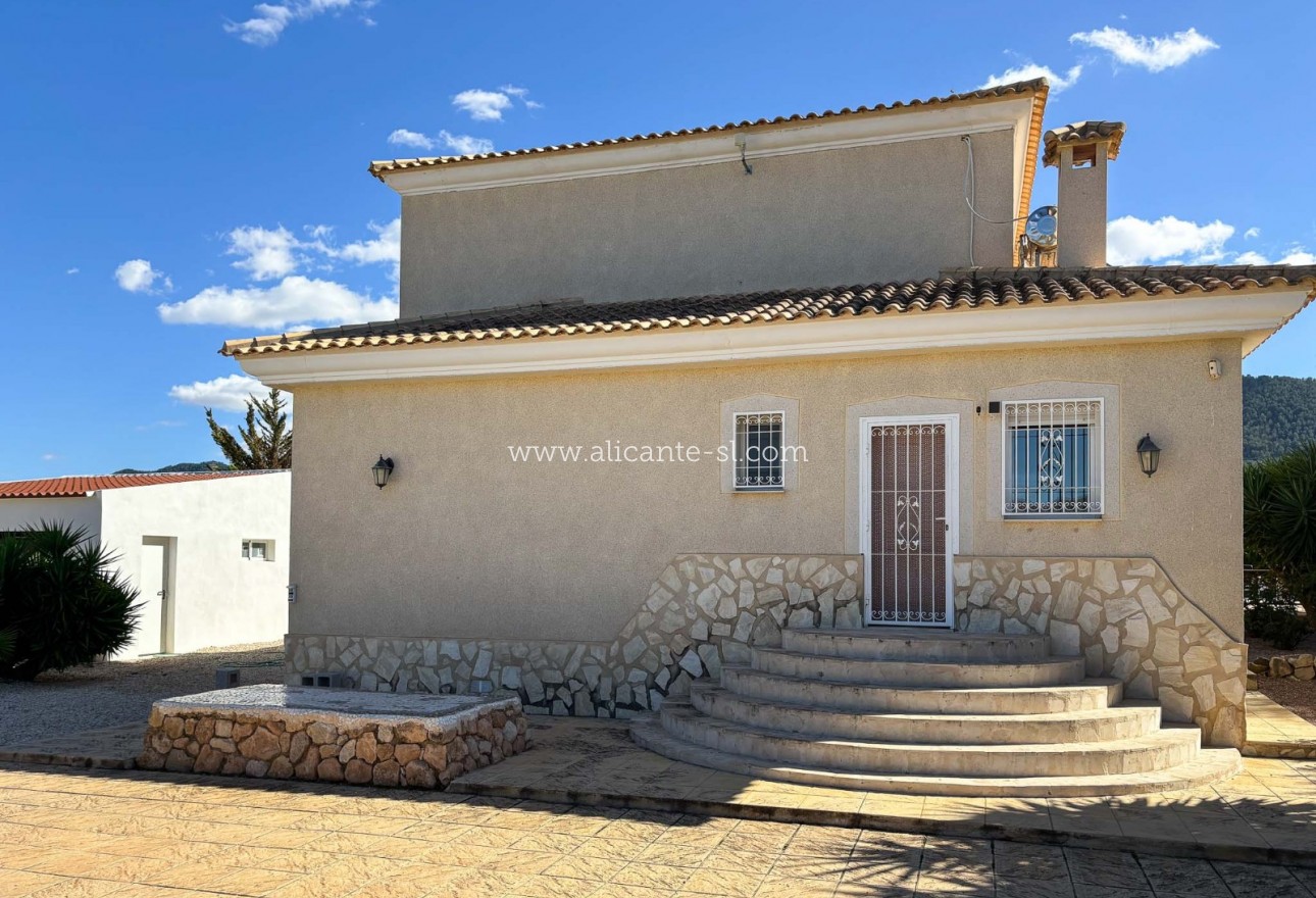 Sale - Villa  - Hondón de las Nieves