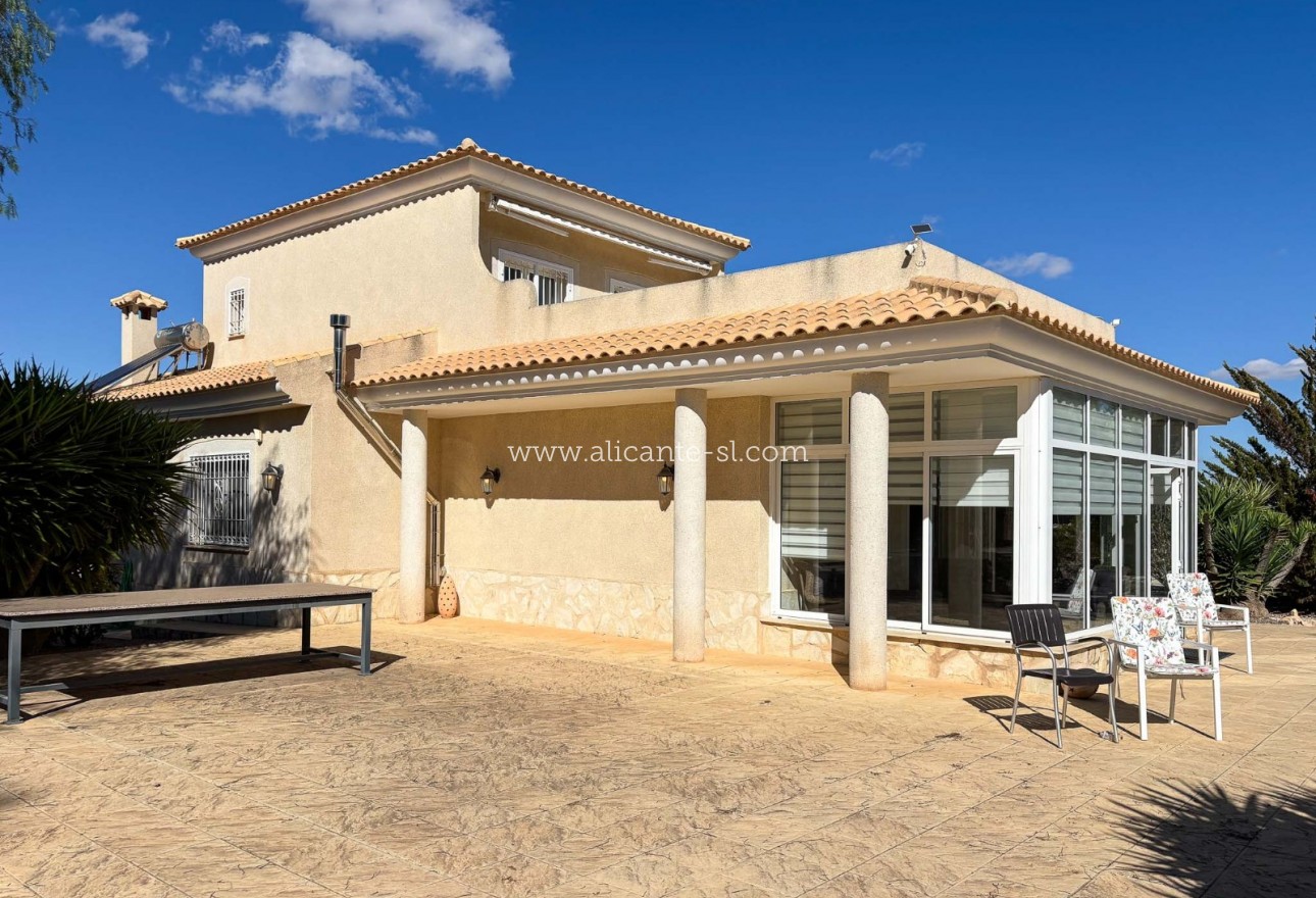 Sale - Villa  - Hondón de las Nieves