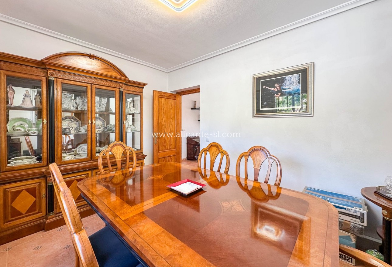 Sale - Villa  - Hondón de las Nieves