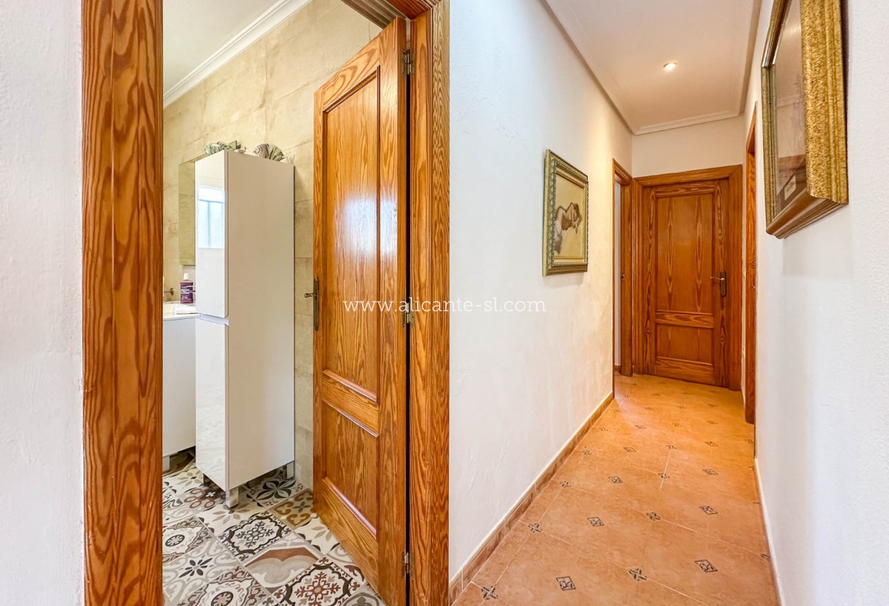 Sale - Villa  - Hondón de las Nieves