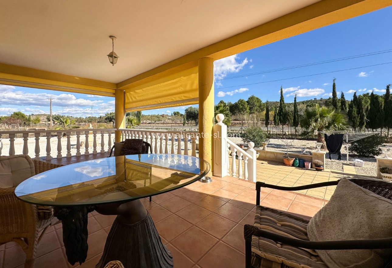 Sale - Villa  - Hondón de las Nieves