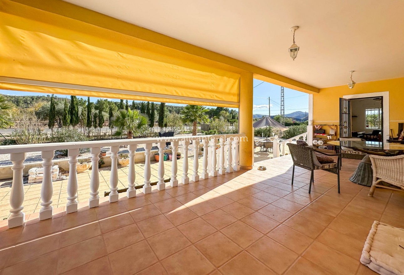 Sale - Villa  - Hondón de las Nieves