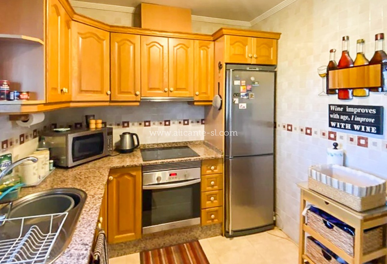 Sale - Villa  - Hondón de las Nieves