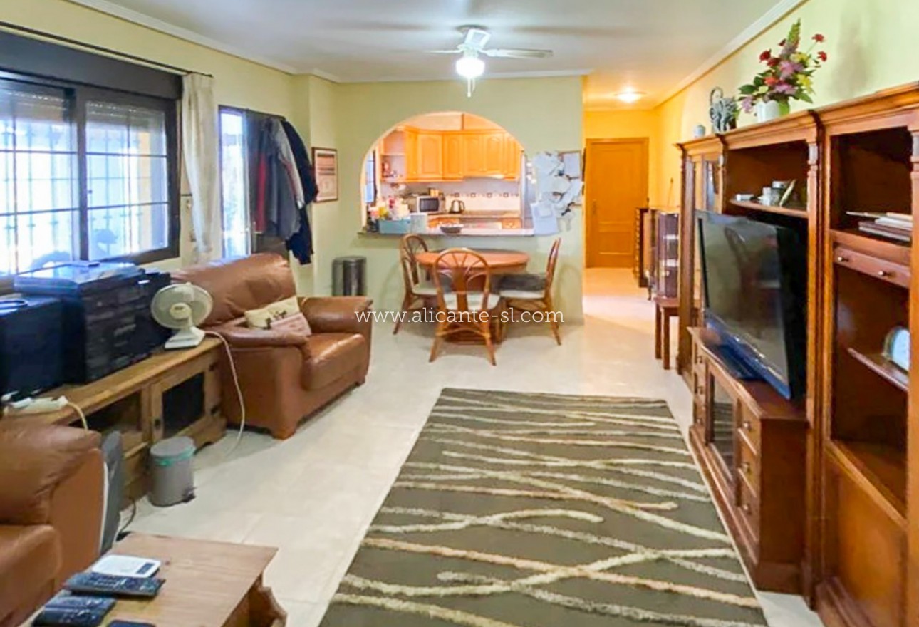 Sale - Villa  - Hondón de las Nieves