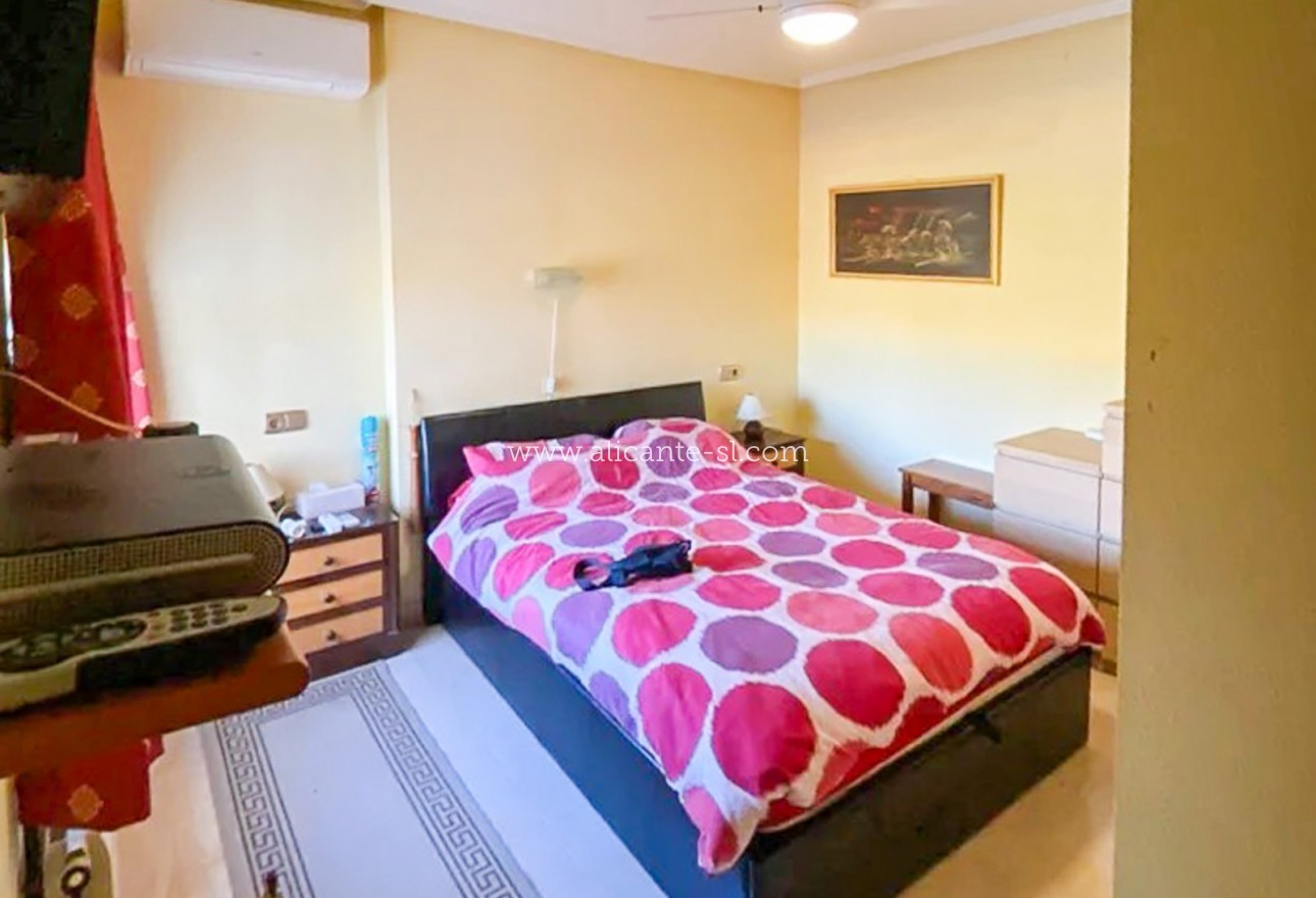 Sale - Villa  - Hondón de las Nieves