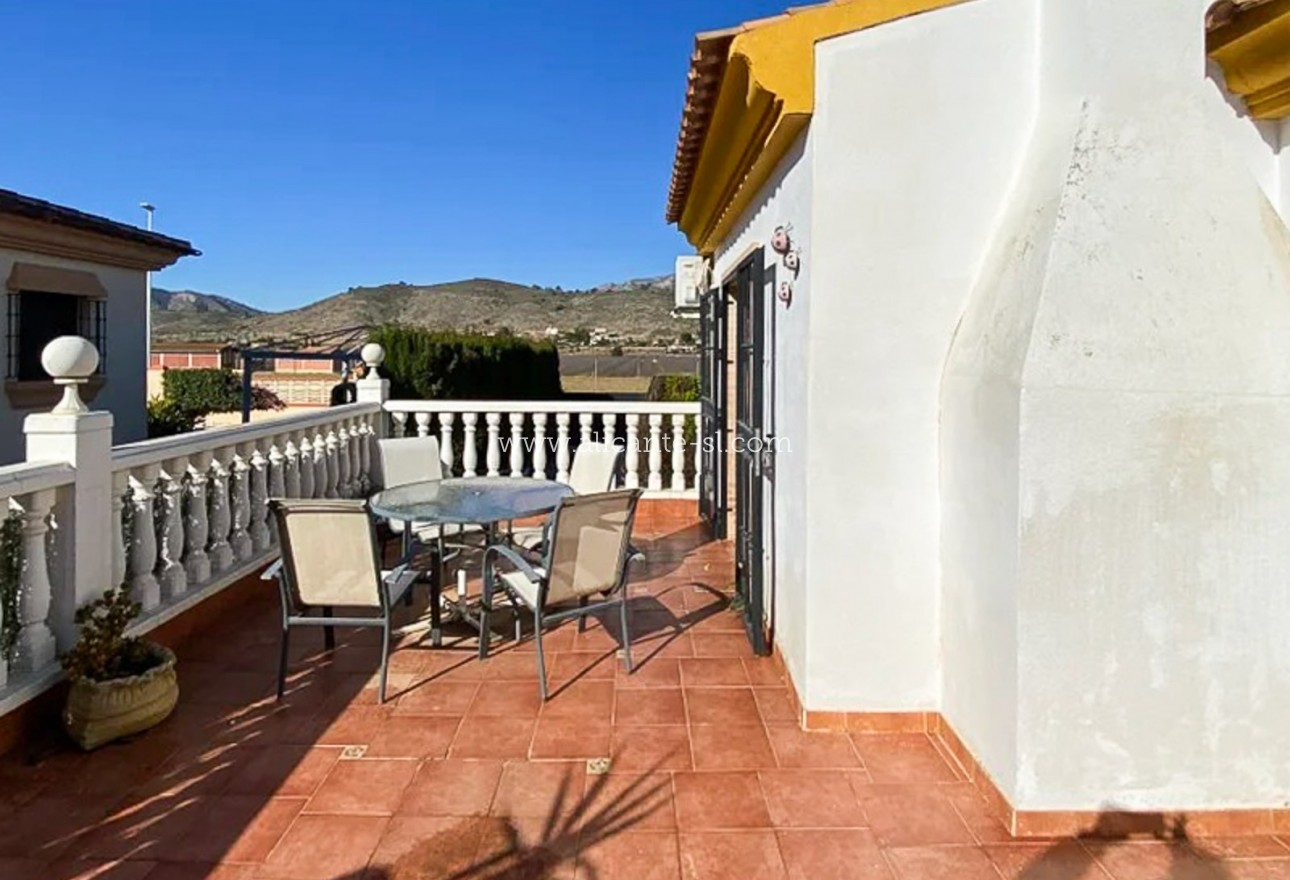Sale - Villa  - Hondón de las Nieves