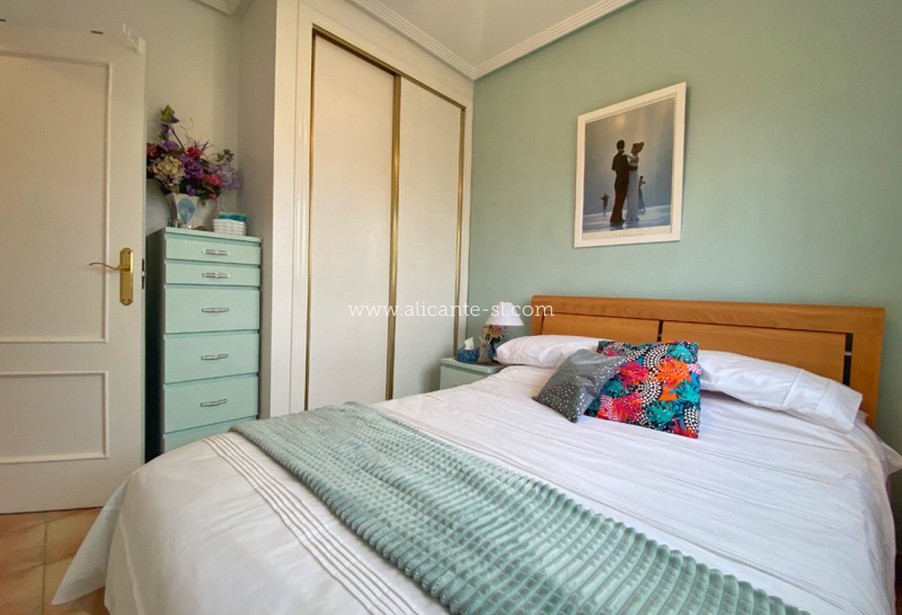 Sale - Villa  - Hondón de las Nieves