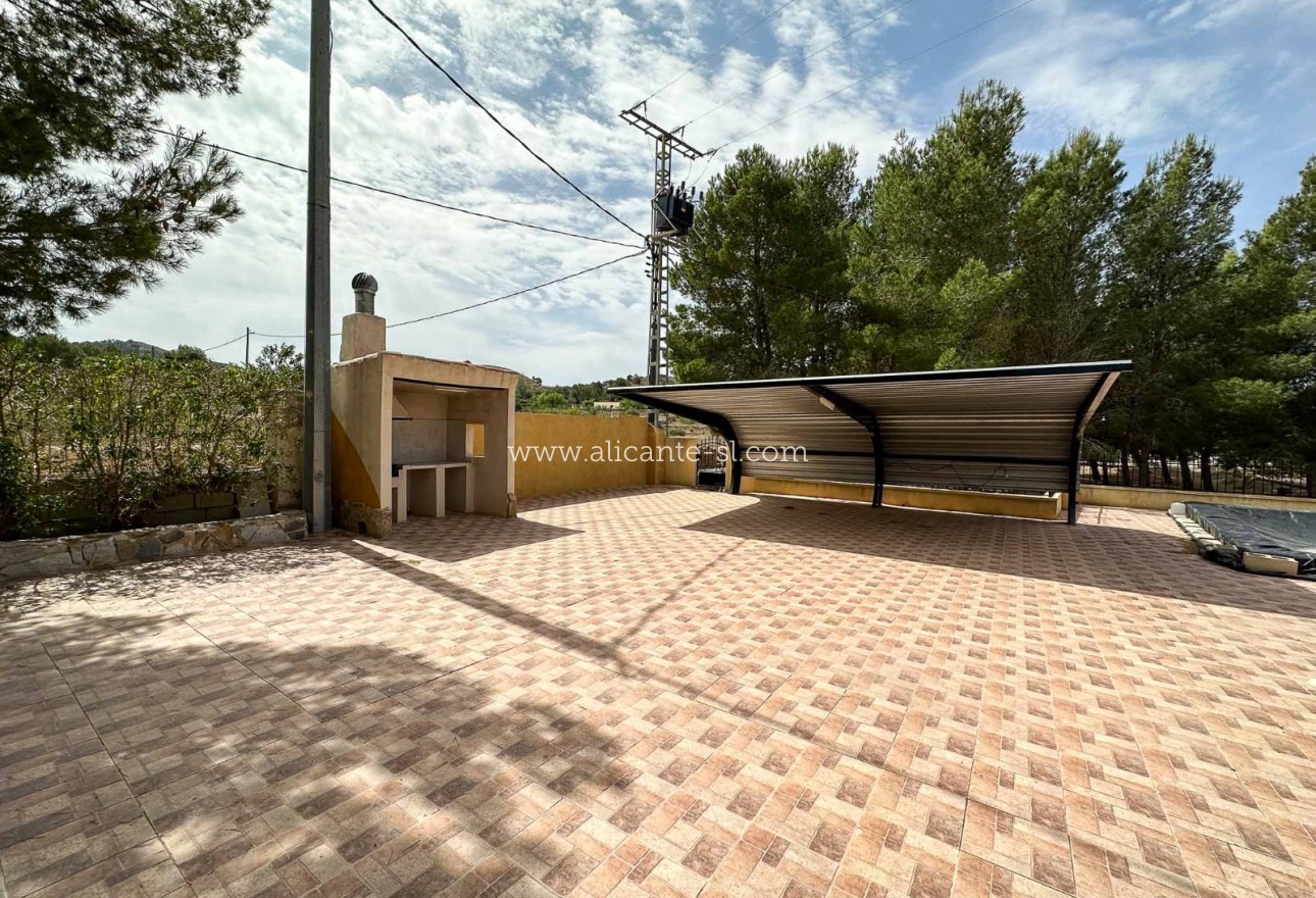 Sale - Villa  - Hondón de las Nieves