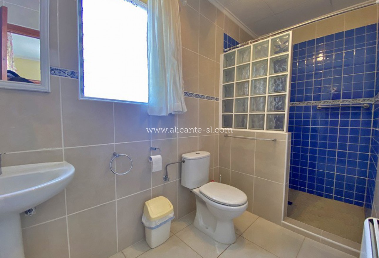 Sale - Villa  - Hondón de las Nieves